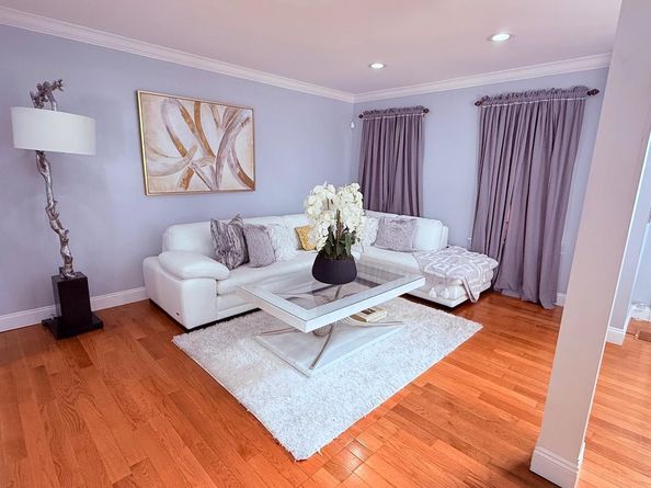 8905 Springview Road, Philadelphia PA 19115