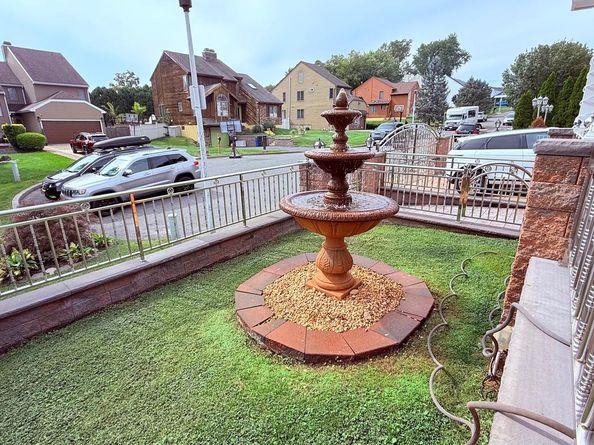 8905 Springview Road, Philadelphia PA 19115