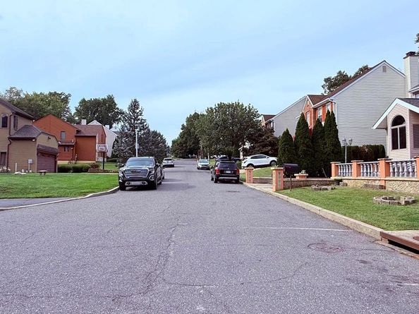 8905 Springview Road, Philadelphia PA 19115