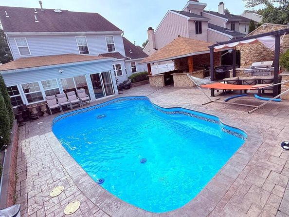 8905 Springview Road, Philadelphia PA 19115