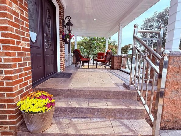 8905 Springview Road, Philadelphia PA 19115