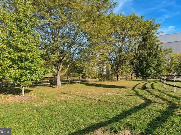 11 Jessop Lane, Hatboro PA 19040