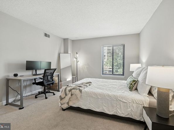 4500 S Four Mile Run Drive 206, Arlington VA 22204