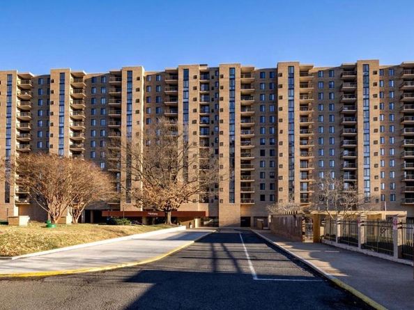 4500 S Four Mile Run Drive 206, Arlington VA 22204
