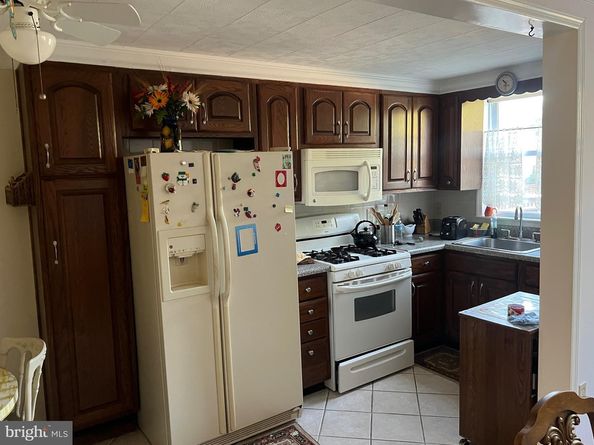 2404 Stoneybrook Lane 1, Drexel Hill PA 19026