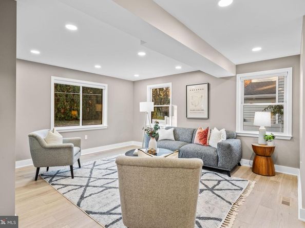 2207 Arden Street, Dunn Loring VA 22027