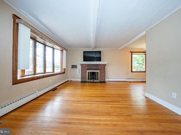 501 W Rively Avenue, Aldan PA 19018