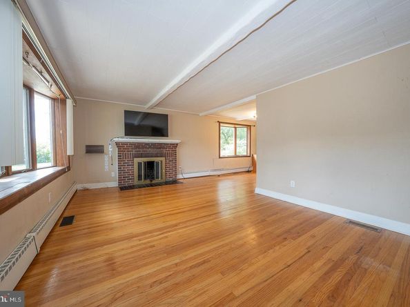 501 W Rively Avenue, Aldan PA 19018