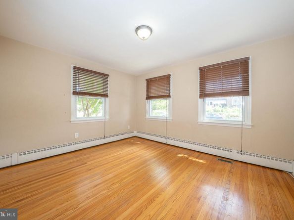 501 W Rively Avenue, Aldan PA 19018