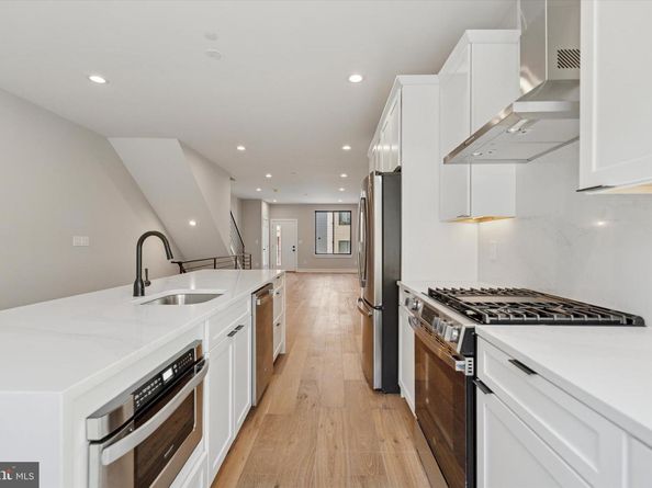 3833 Terrace Street, Philadelphia PA 19128