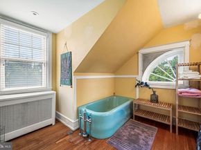 27 Latham Park, Elkins Park PA 19027