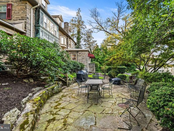 27 Latham Park, Elkins Park PA 19027