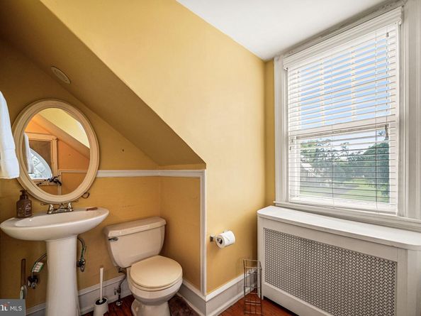 27 Latham Park, Elkins Park PA 19027