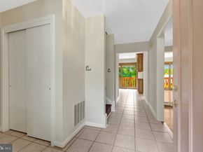 11088 Glade Court, Reston VA 20191