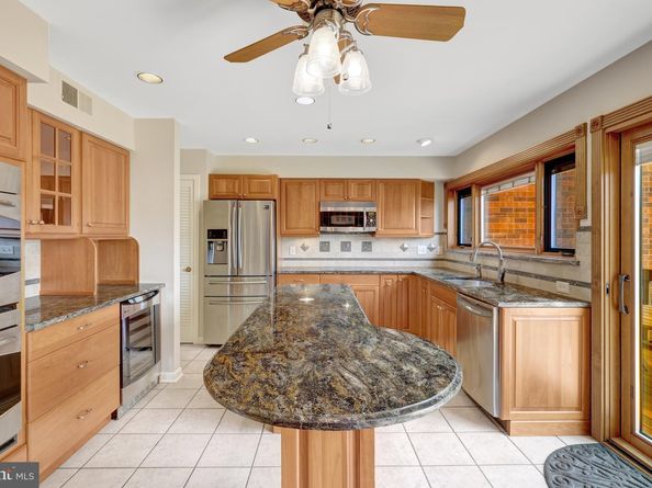 11088 Glade Court, Reston VA 20191