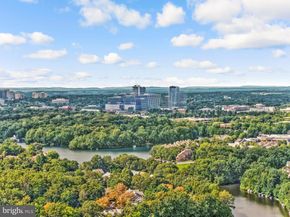 11088 Glade Court, Reston VA 20191