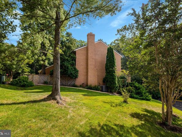 11088 Glade Court, Reston VA 20191