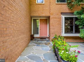 11088 Glade Court, Reston VA 20191