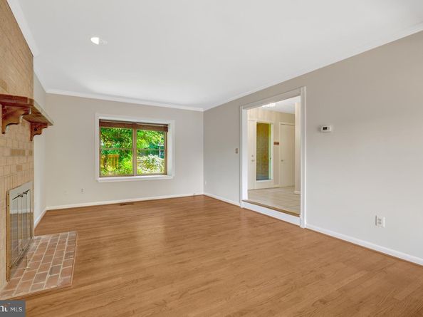 11088 Glade Court, Reston VA 20191