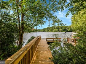 11088 Glade Court, Reston VA 20191