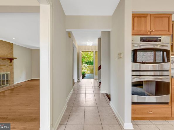 11088 Glade Court, Reston VA 20191
