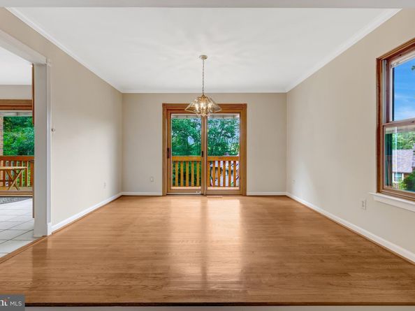 11088 Glade Court, Reston VA 20191