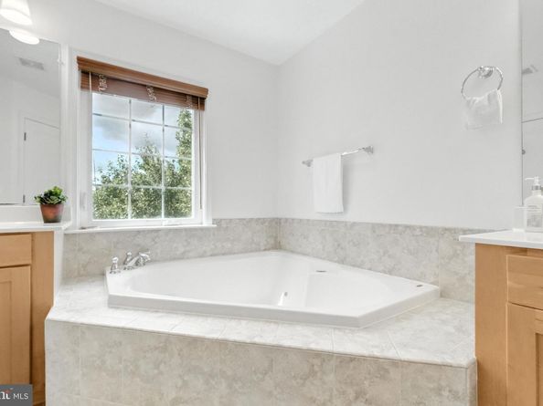 510 Triadelphia Way, Alexandria VA 22312