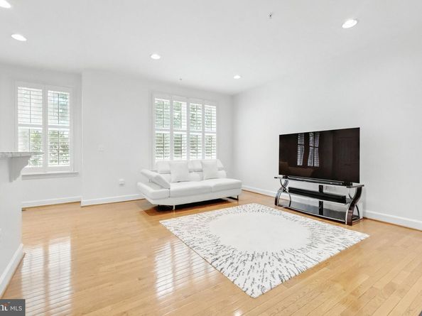 510 Triadelphia Way, Alexandria VA 22312