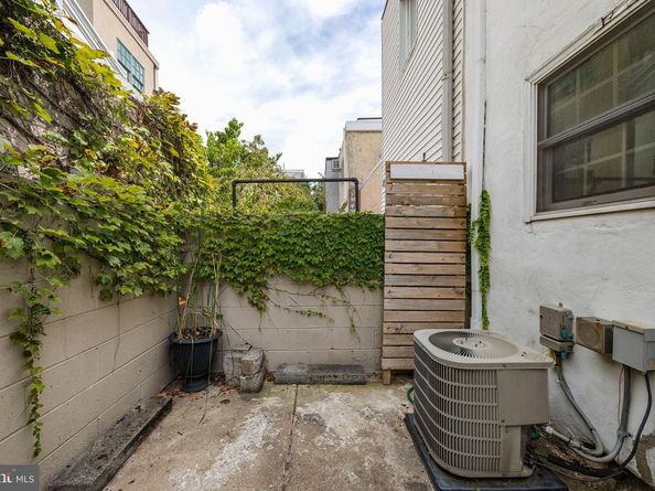 137 Monroe Street, Philadelphia PA 19147