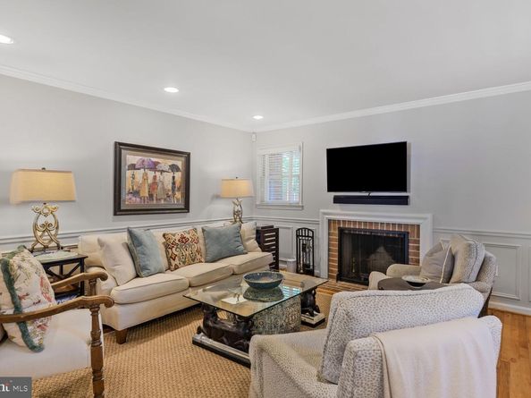 4090 Cherry Hill Road, Arlington VA 22207