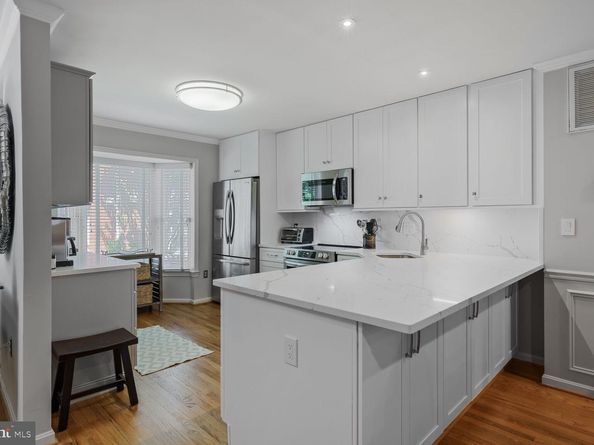4090 Cherry Hill Road, Arlington VA 22207
