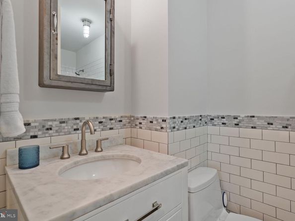 4090 Cherry Hill Road, Arlington VA 22207