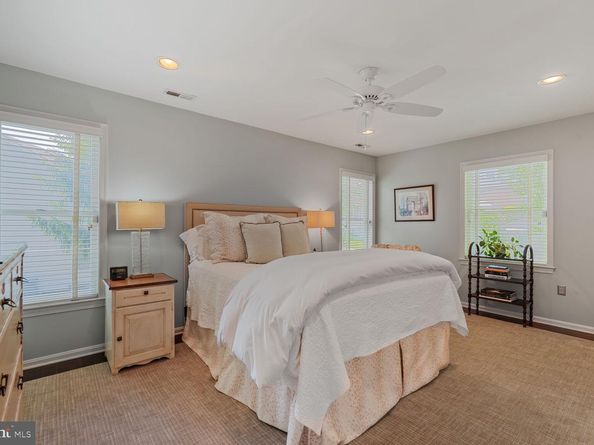 4090 Cherry Hill Road, Arlington VA 22207