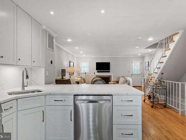 4090 Cherry Hill Road, Arlington VA 22207