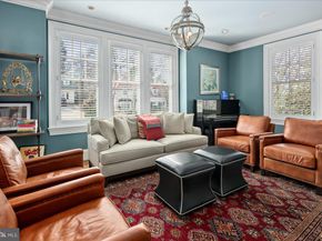 4615 32nd Street N, Arlington VA 22207