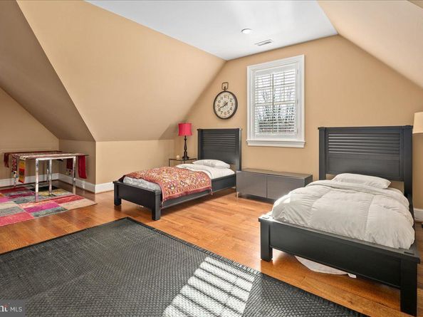 4615 32nd Street N, Arlington VA 22207