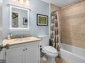 4615 32nd Street N, Arlington VA 22207