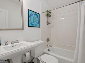 4615 32nd Street N, Arlington VA 22207
