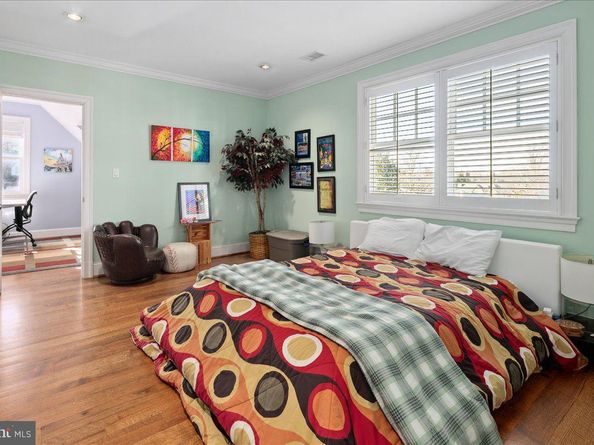 4615 32nd Street N, Arlington VA 22207