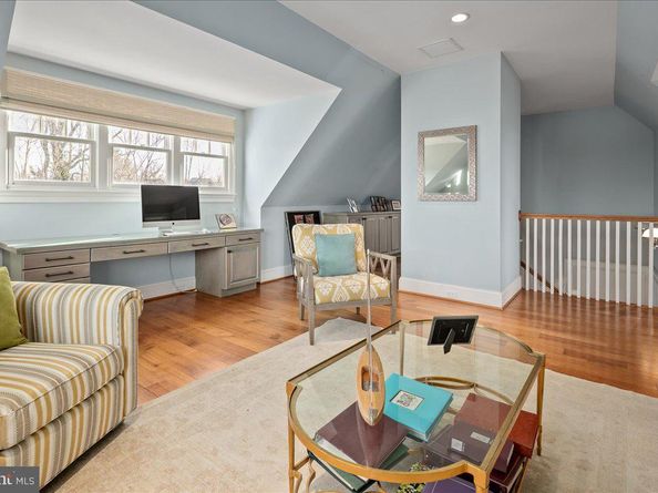 4615 32nd Street N, Arlington VA 22207