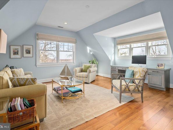 4615 32nd Street N, Arlington VA 22207