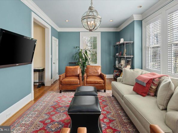4615 32nd Street N, Arlington VA 22207