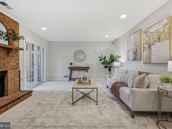 2012 Pieris Court, Vienna VA 22182