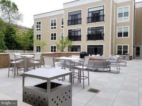 989 S Buchanan Street 320, Arlington VA 22204