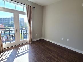 989 S Buchanan Street 320, Arlington VA 22204