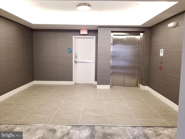 989 S Buchanan Street 320, Arlington VA 22204