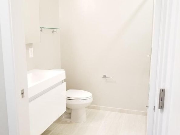 989 S Buchanan Street 320, Arlington VA 22204