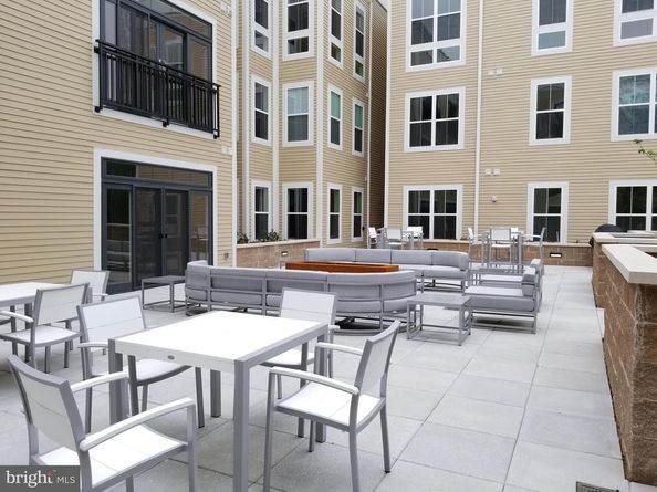 989 S Buchanan Street 320, Arlington VA 22204