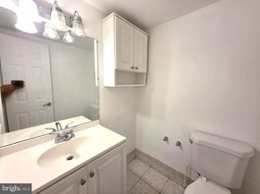3376 Woodburn Road 32, Annandale VA 22003
