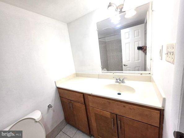 3376 Woodburn Road 32, Annandale VA 22003